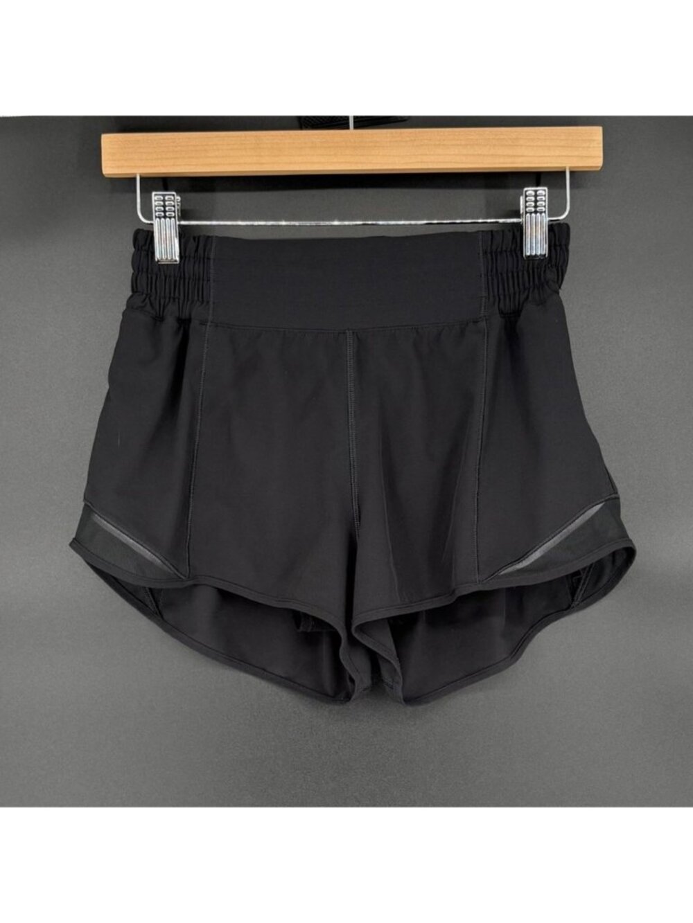 lululemon Hotty Hot High-Rise 2.5” Shorts Women’s 6 Black Lined Running Workout